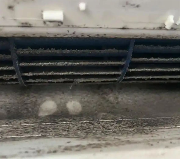绥中空调吹的风有股烧焦味是怎么回事